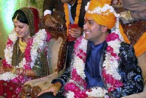 mahendra Singh Dhoni with wife sakshi