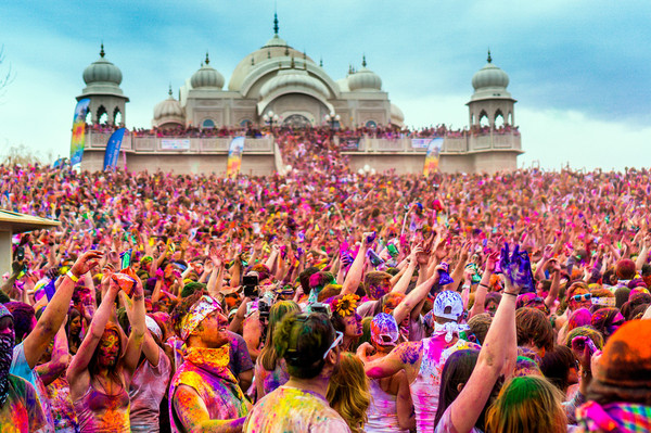 the most beautiful holi pictures around the globe