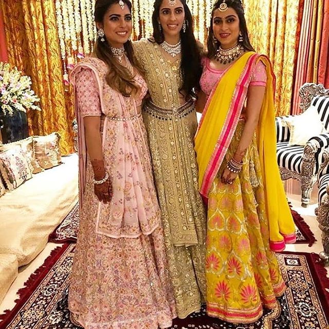 shloka mehta engagement dress Wedding Dress Shloka Mehta Wedding Necklace Shloka Mehta, Married To Akash  Ambani, Championed Sustainability