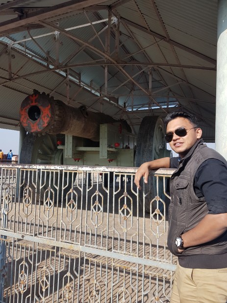 YOUTH YOUNGSTERS CHOOSE IIT NDA IMA Army Indian Army career guidance option which is better salary perks benefits corporate job Army Officer engineer life Aspirant better career